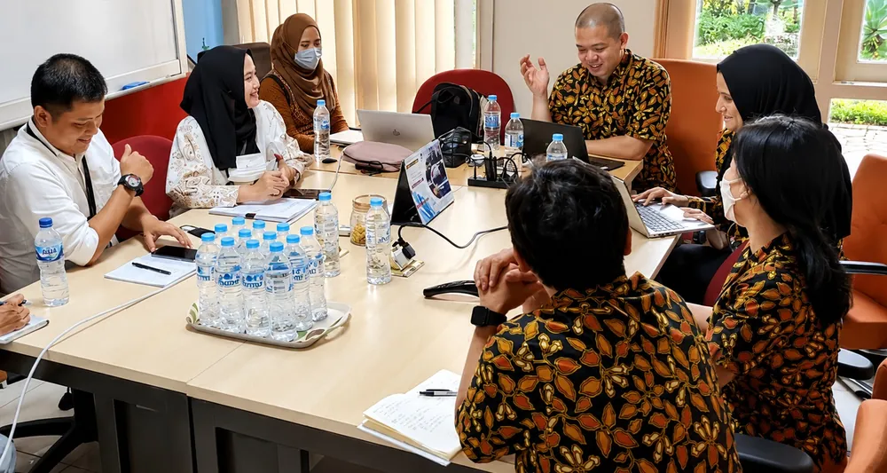 Proses seleksi dan wawancara personel Setra Sari