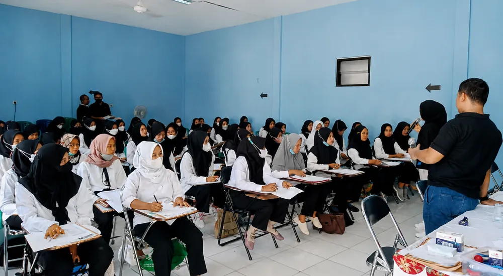 Pelatihan standar operasional Setra Sari